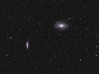 M 81 und M 82  Die Spiralgalaxie M 81 und die irreguläre Galaxie M 82 im Sternbild Großer Bär befinden sich in unmittelbarer Nachbarschaft zur lokalen Gruppe, etwa 12 Mio. Lichtjahre entfernt. 6" f/5 Newton, Canon 6 D, ISO 6400, UHC-S-Filter, 29 x 120 s. Aufgenommen am 08.03.2024 ab 22:11 Uhr MEZ.