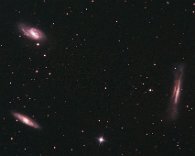 Leo-Triplett Das “Leo-Triplett” ist eine Galaxiengruppe bestehend aus M 65 (links unten), M 66 (links oben) und NGC 3628 (rechts) im Sternbild des Löwen. 6
