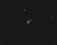 Die "Whirlpool-Galaxie" M 51 M 51 ist eine Galaxie mit ausgeprägter Spiralstruktur in 24 Mio. Lichtjahren Entfernung. Der markante Begleiter ist die wechselwirkende Galaxie NGC 5195. 6" f/5...