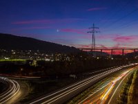 Venus-Untergang über der HTS Blick in der Abenddämmerung in Fahrtrichtung Eiserfeld. Im Hintergrund die Siegtalbrücke über de A 45.